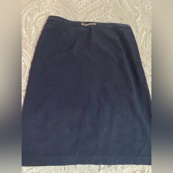 Navy blue skirt - Picture 1 of 3